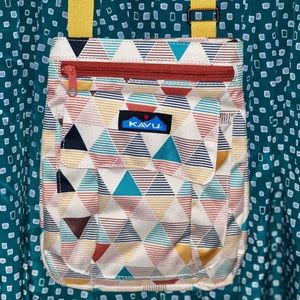Kavu purse in mint condition. Never used.
